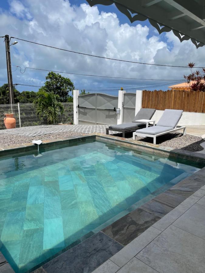 Les Appart Villa Sunbay Caraibes Avec Piscine Privative Vue Mer Et Montagne Le Francois Bagian luar foto